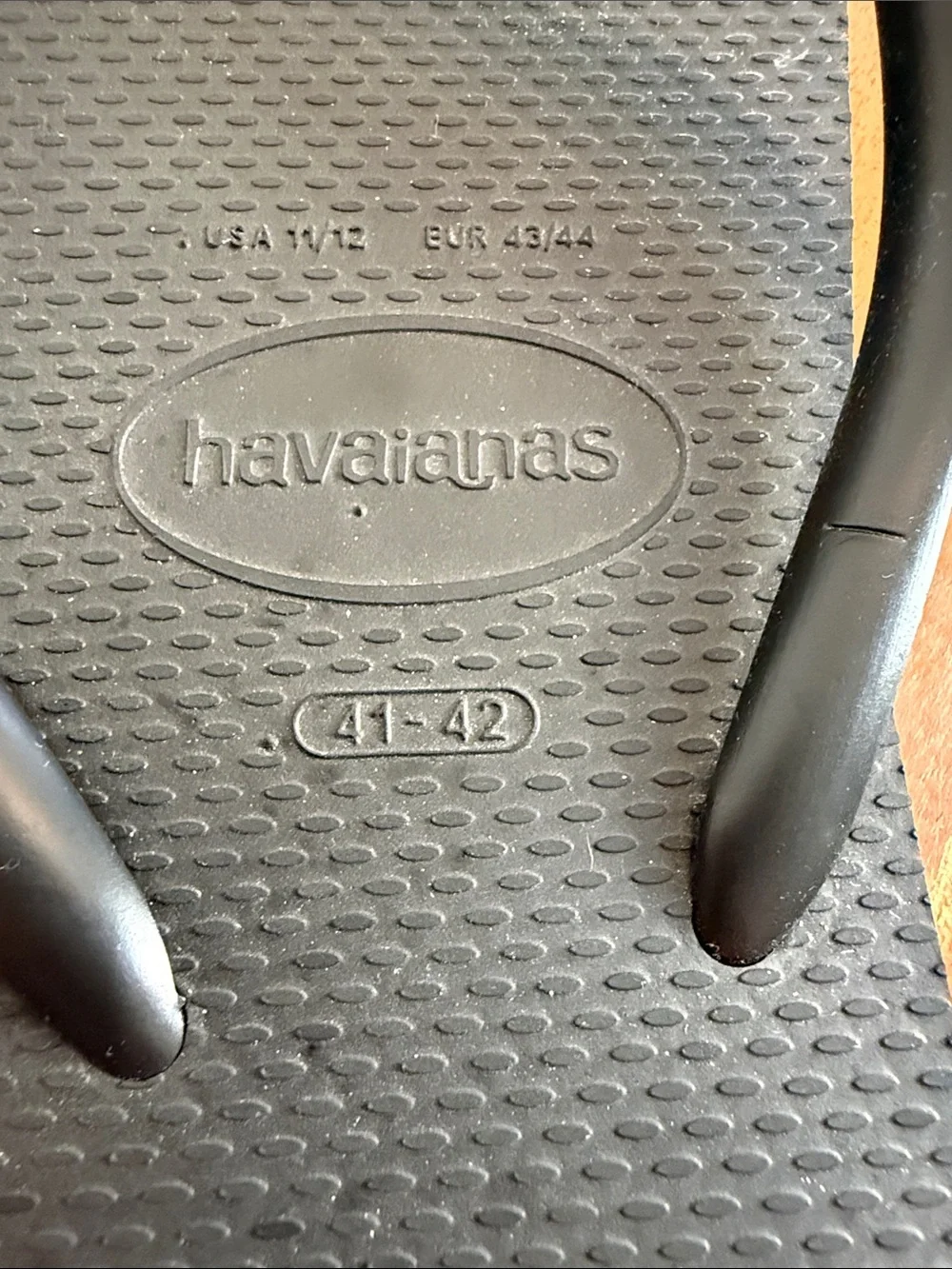 Havaianas Classic Slim Flip Flops in Black Size 41-42